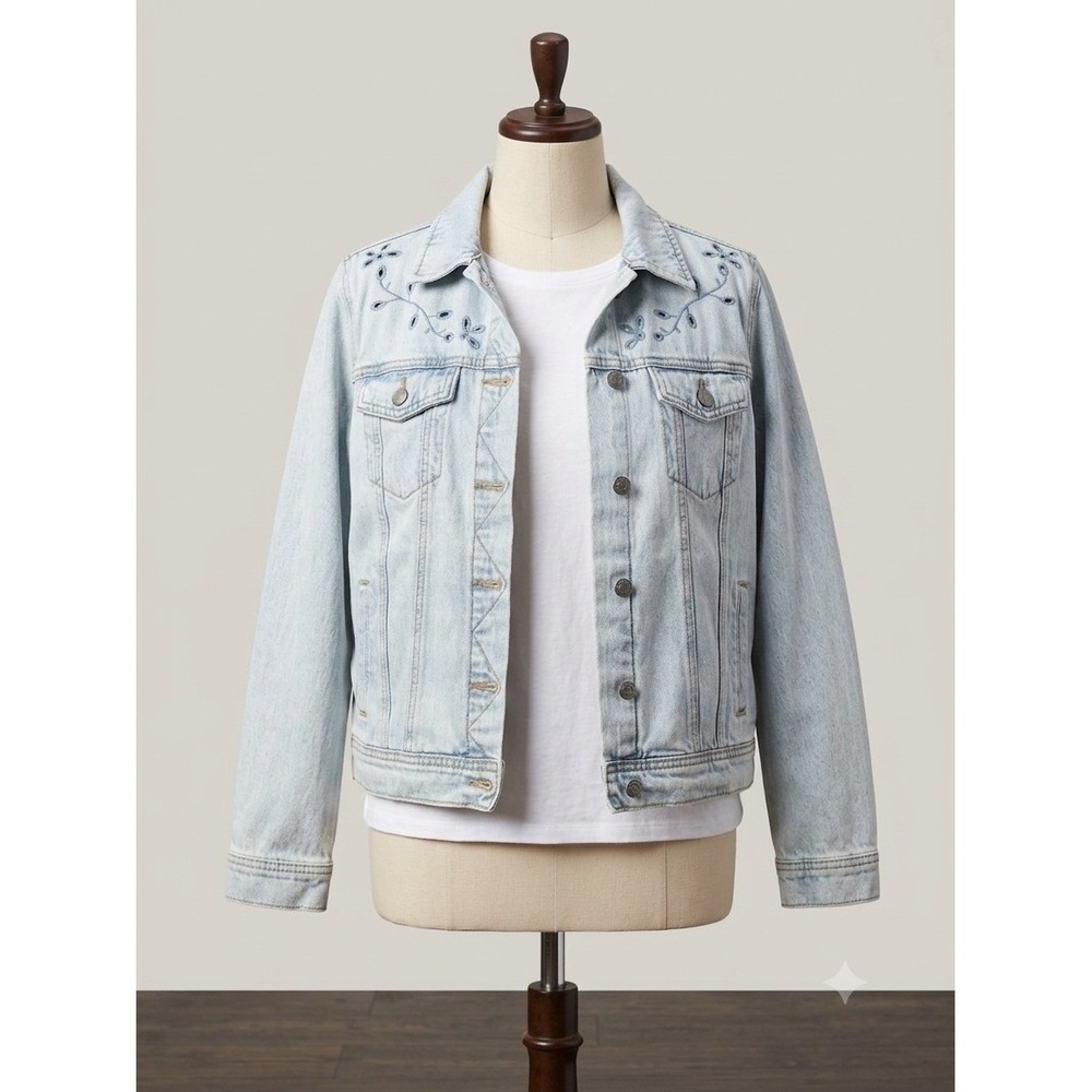 Old Navy Womens Light Wash Denim Jacket Floral Embroidery Eyelet Blue Large L